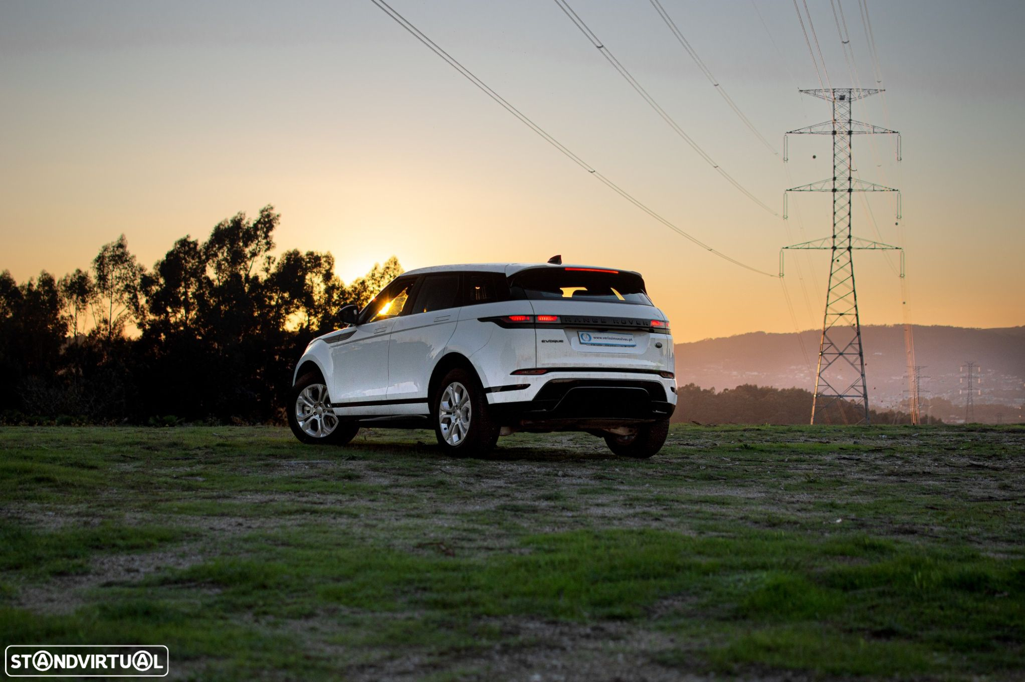 Land Rover Range Rover Evoque 2.0 D150 AWD R-Dynamic Auto - 42