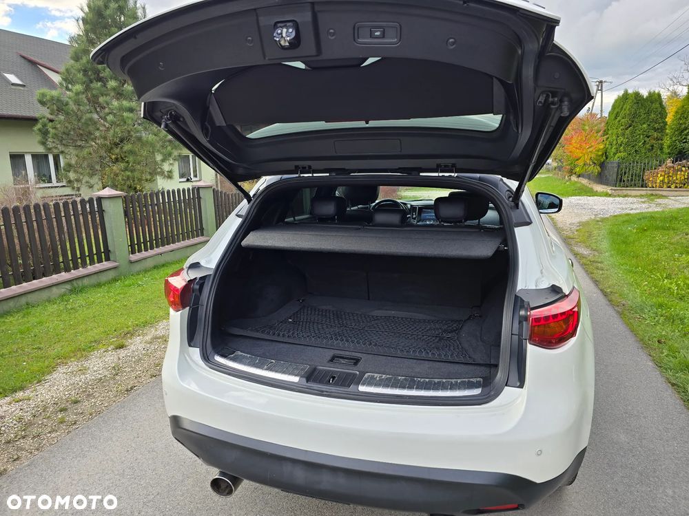 Infiniti QX70 3.0d S Premium - 8
