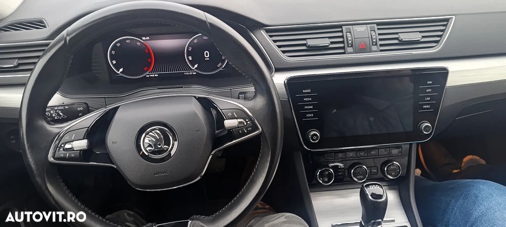 Skoda Superb 2.0 TDI DSG Selection - 9