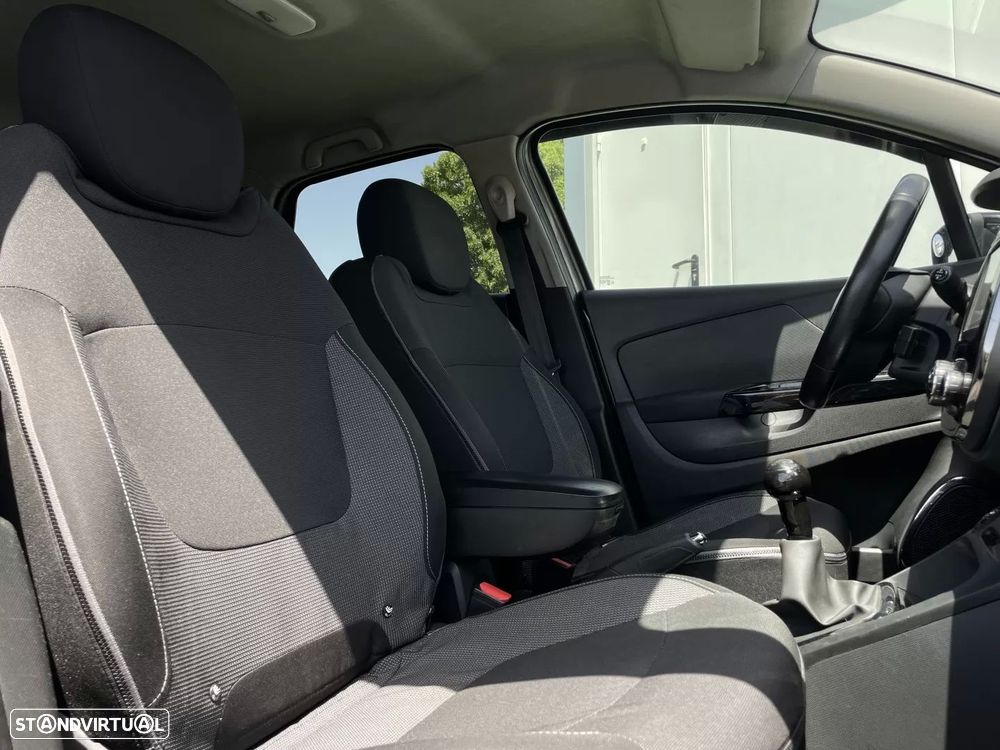Renault Captur 1.5 dCi Exclusive - 17