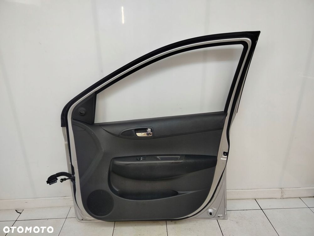 hyundai i20 i 08r- drzwi prawe przednie prawy przód rys - 12