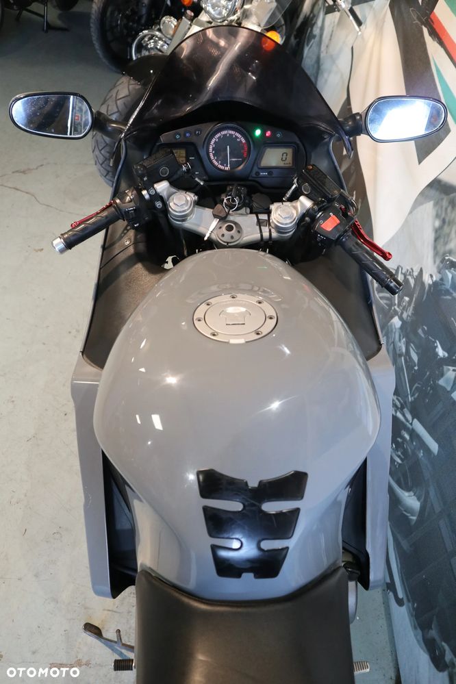 Honda CBR - 12