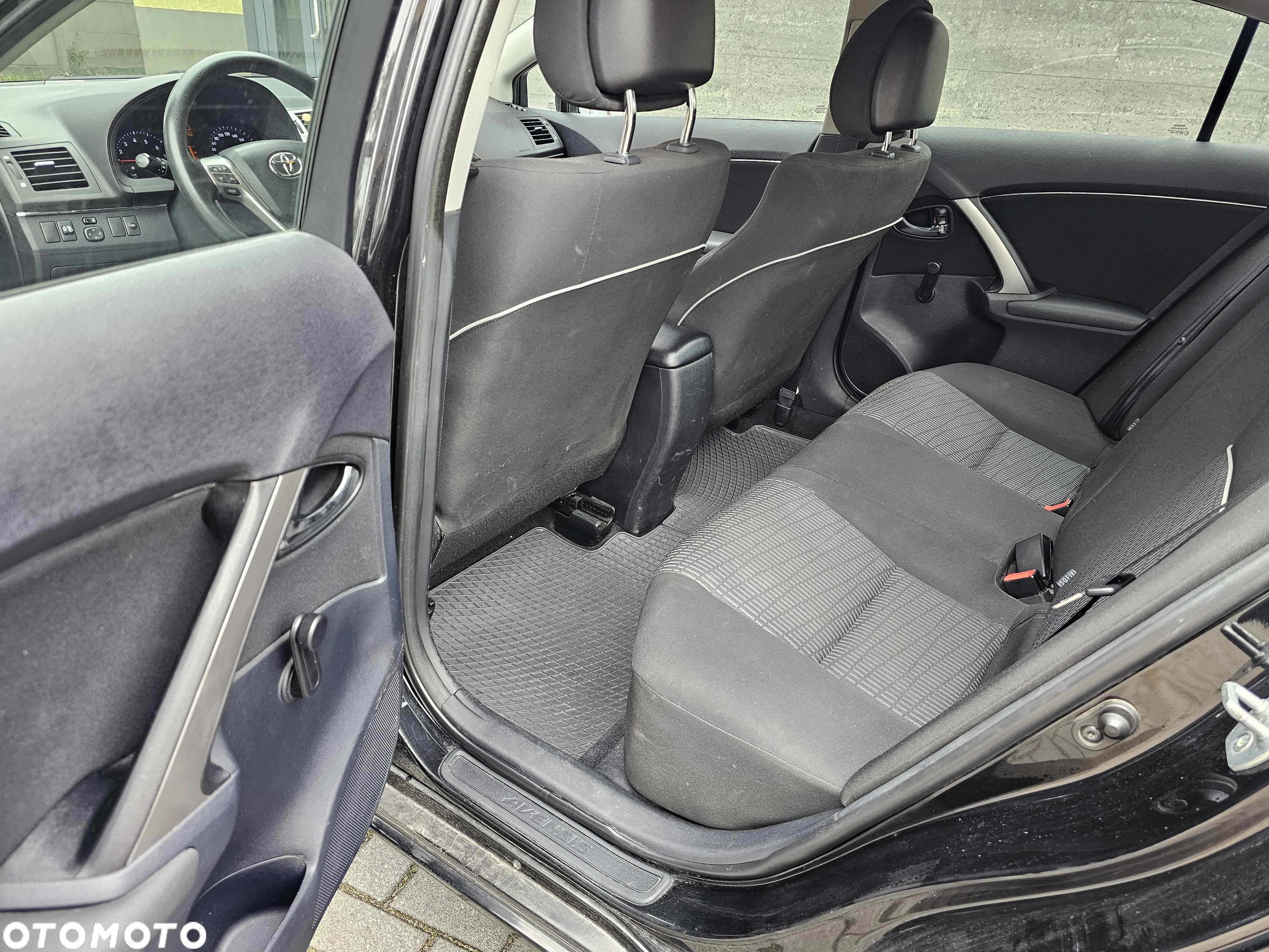 Toyota Avensis - 11
