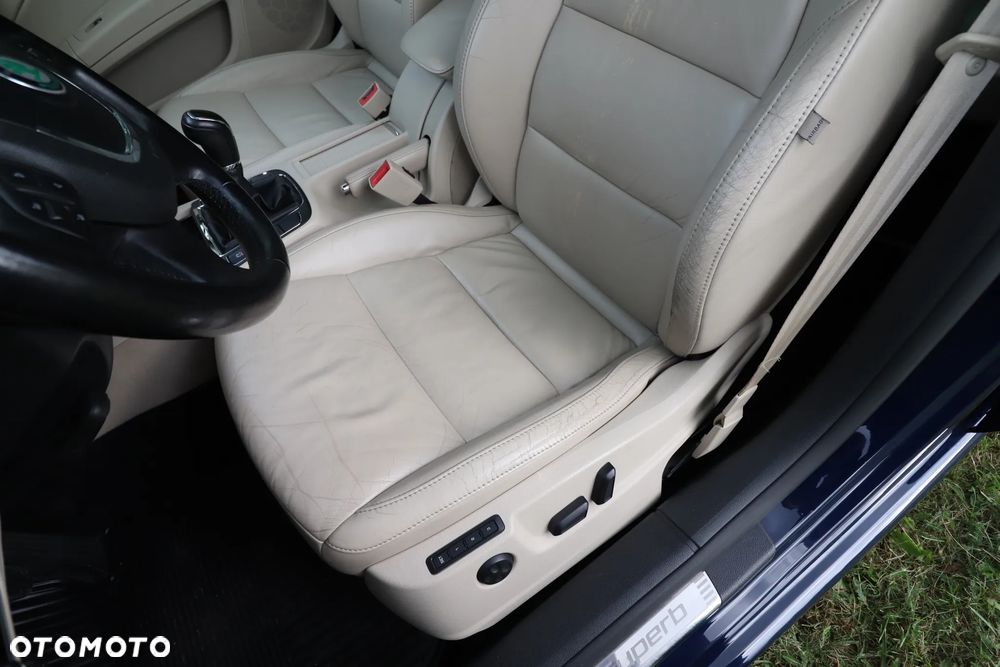 Skoda Superb 2.0 TDI 4x4 Comfort - 22