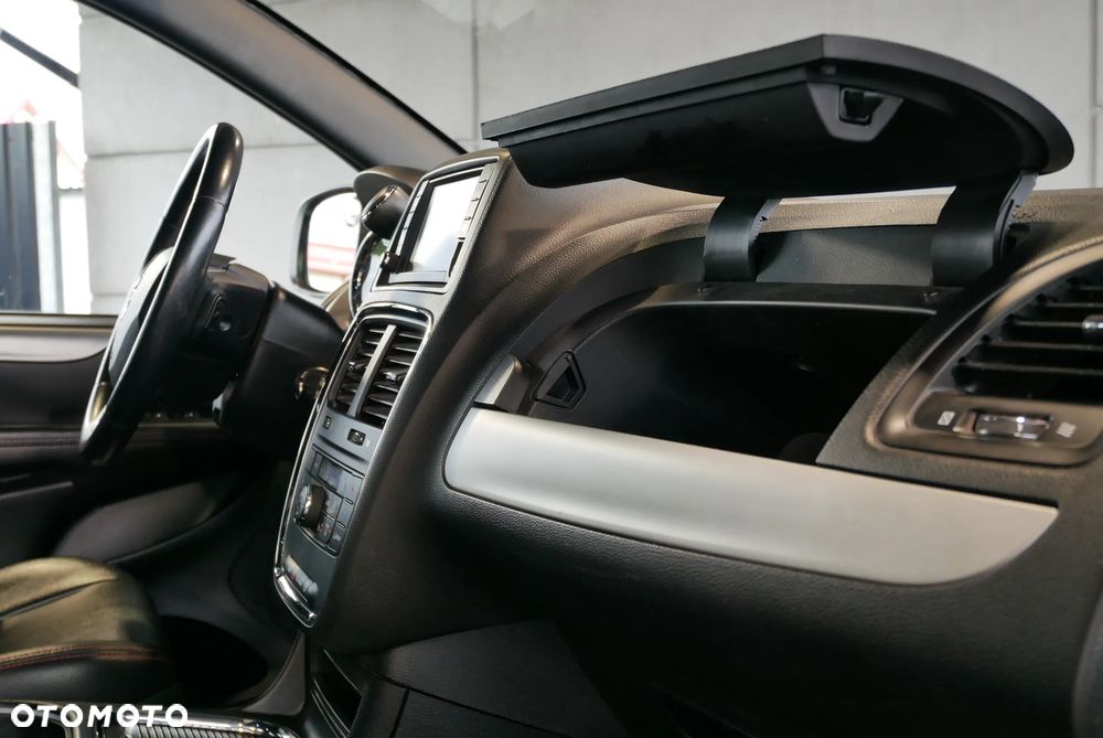 Dodge Grand Caravan - 27