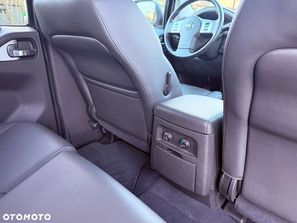 Nissan Pathfinder - 24
