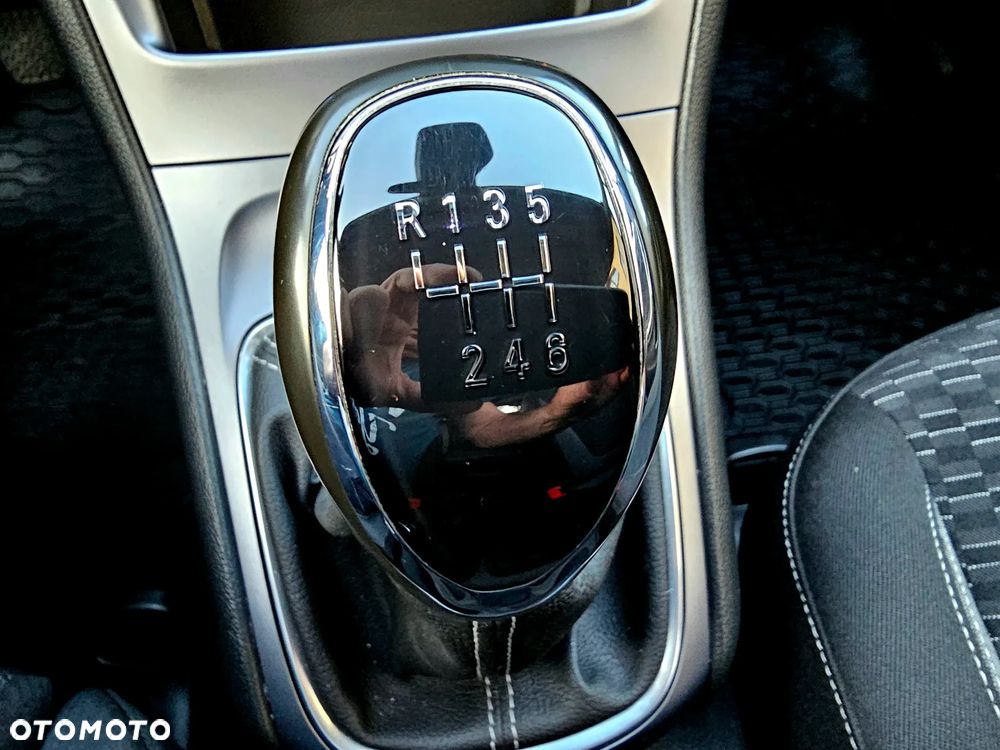 Opel Astra 1.2 Turbo Enjoy - 29