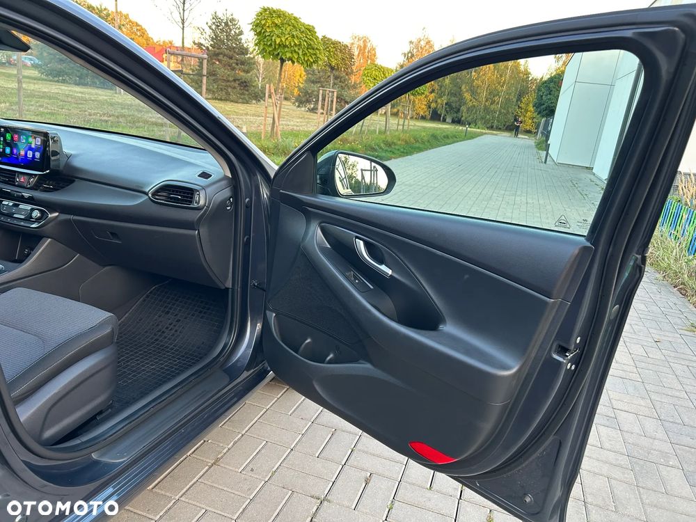 Hyundai i30 1.5 DPI Classic + - 21