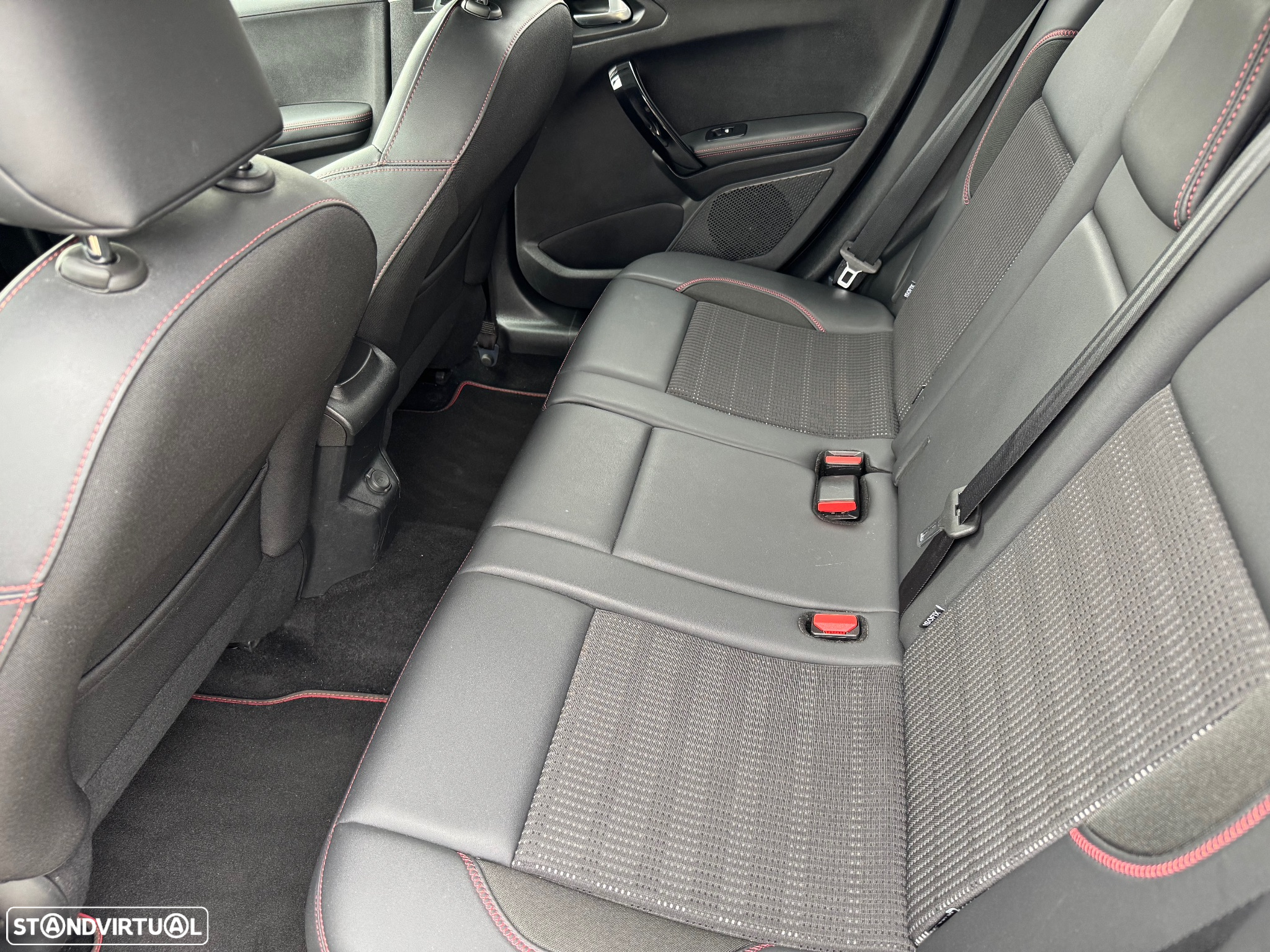 Peugeot 2008 1.2 PureTech GT Line EAT6 - 12