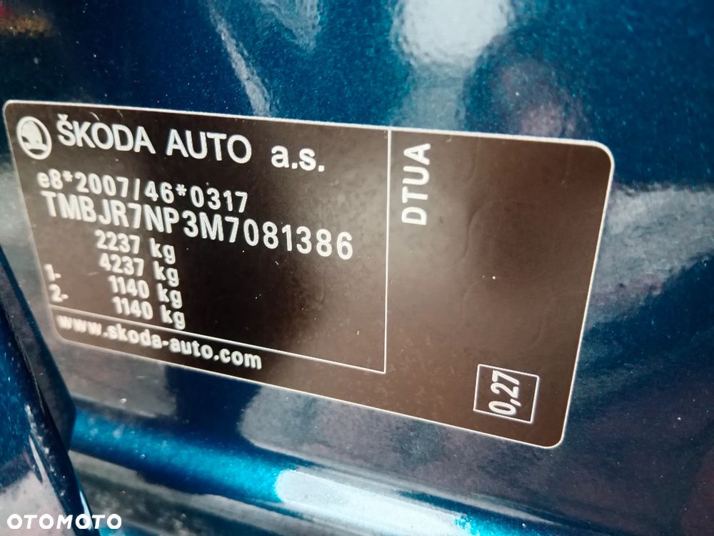 Skoda Superb 2.0 TDI SCR Style DSG - 22