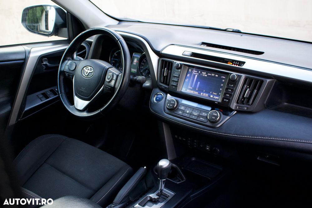 Toyota RAV4 2.5 VVT-i 4x4 Luxury - 16