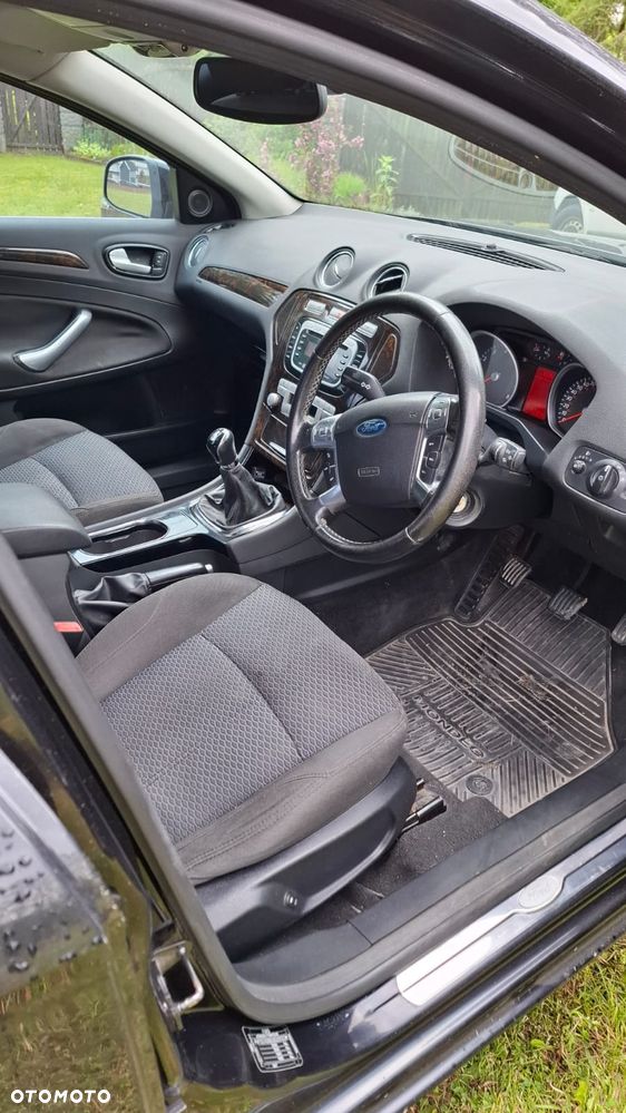 Ford Mondeo 2.0 Ghia - 5