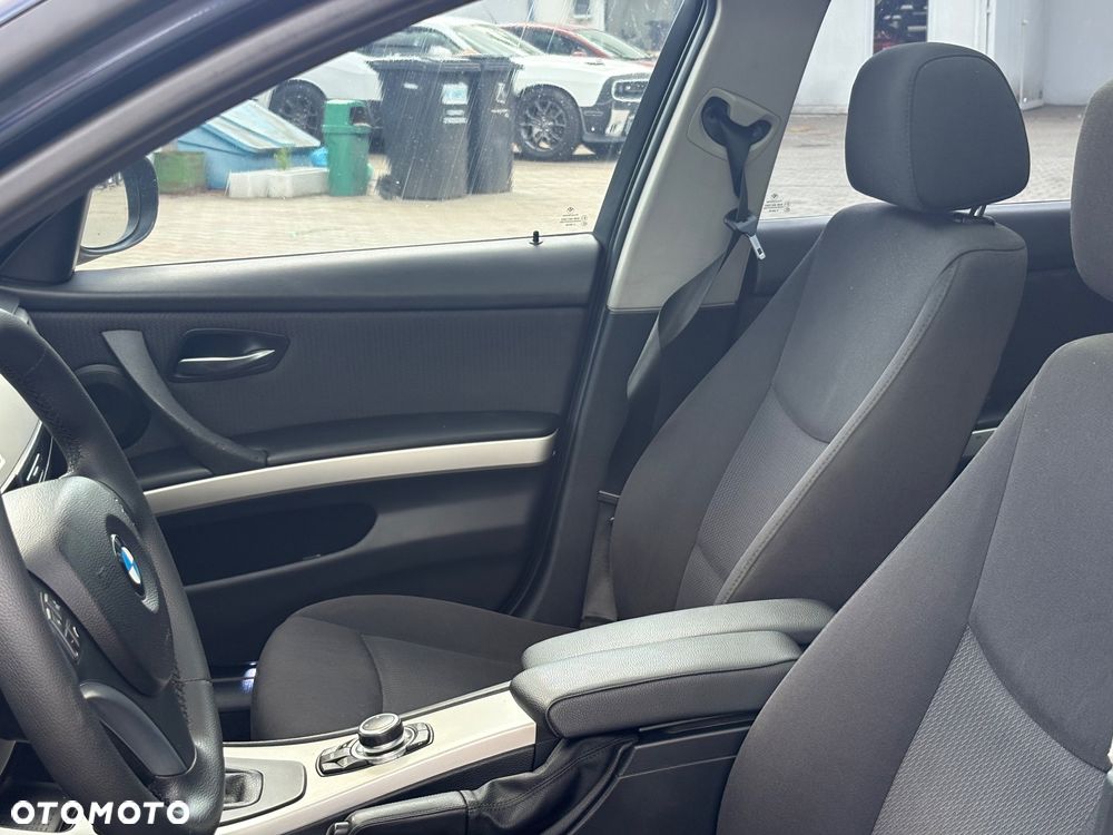 BMW Seria 3 - 18