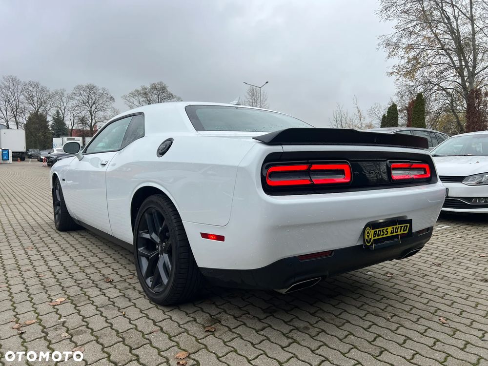 Dodge Challenger 5.7 R/T - 6