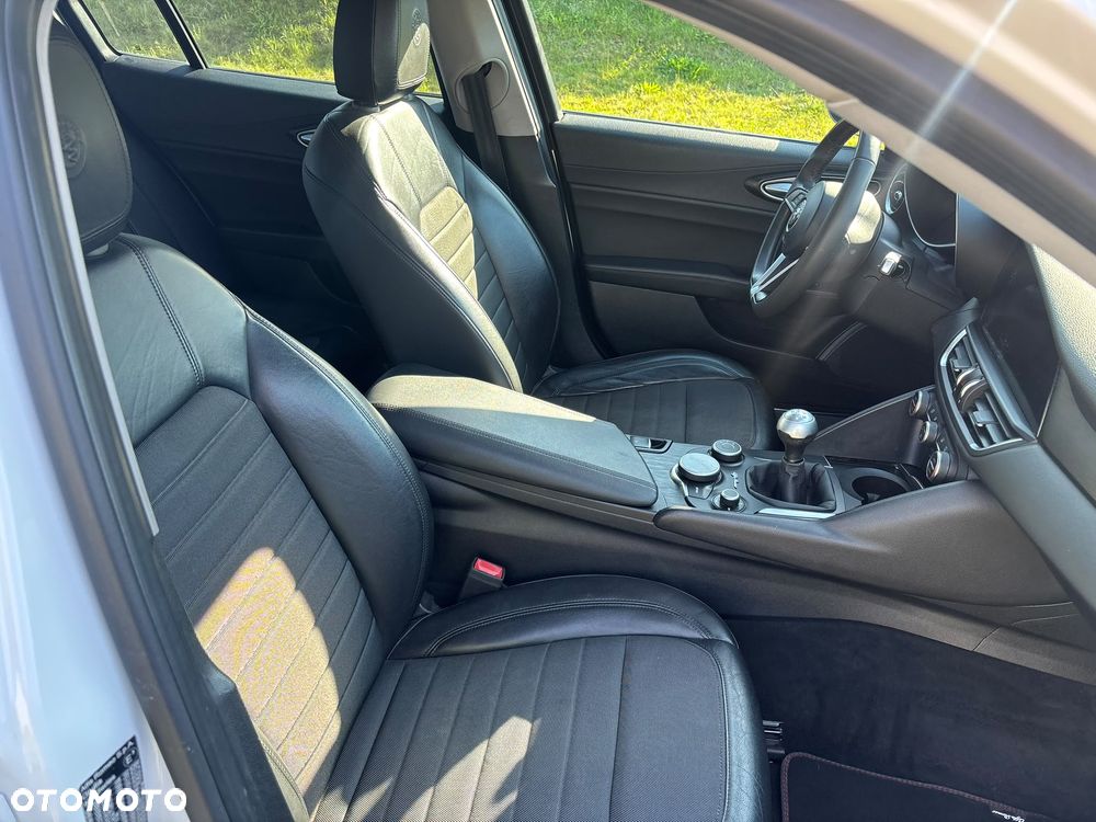 Alfa Romeo Giulia 2.2 D Turbo Super - 16