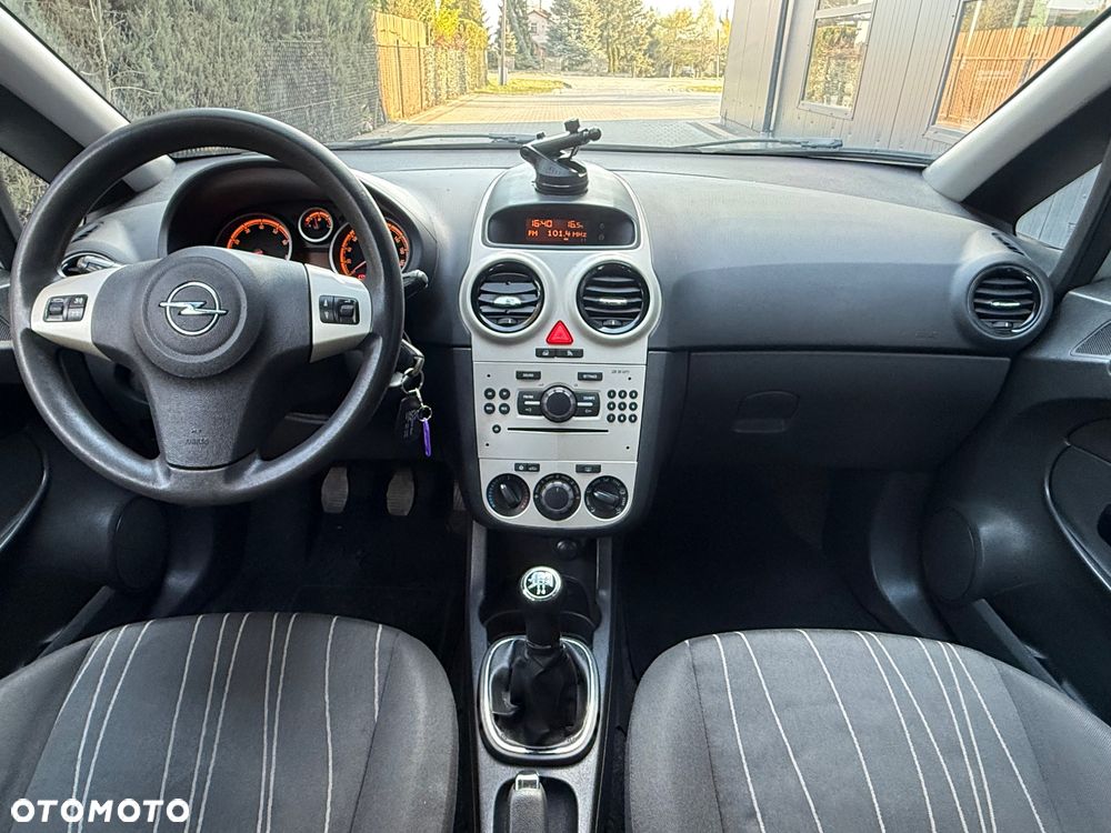 Opel Corsa 1.4 16V - 24