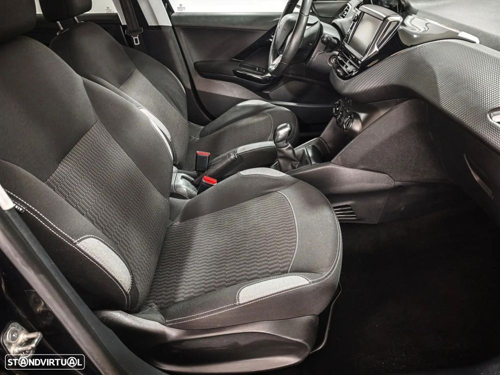 Peugeot 208 1.2 VTi Allure - 22