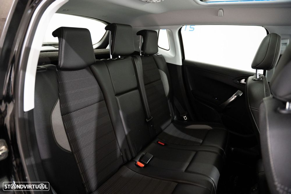 Peugeot 2008 1.2 PureTech Style - 18