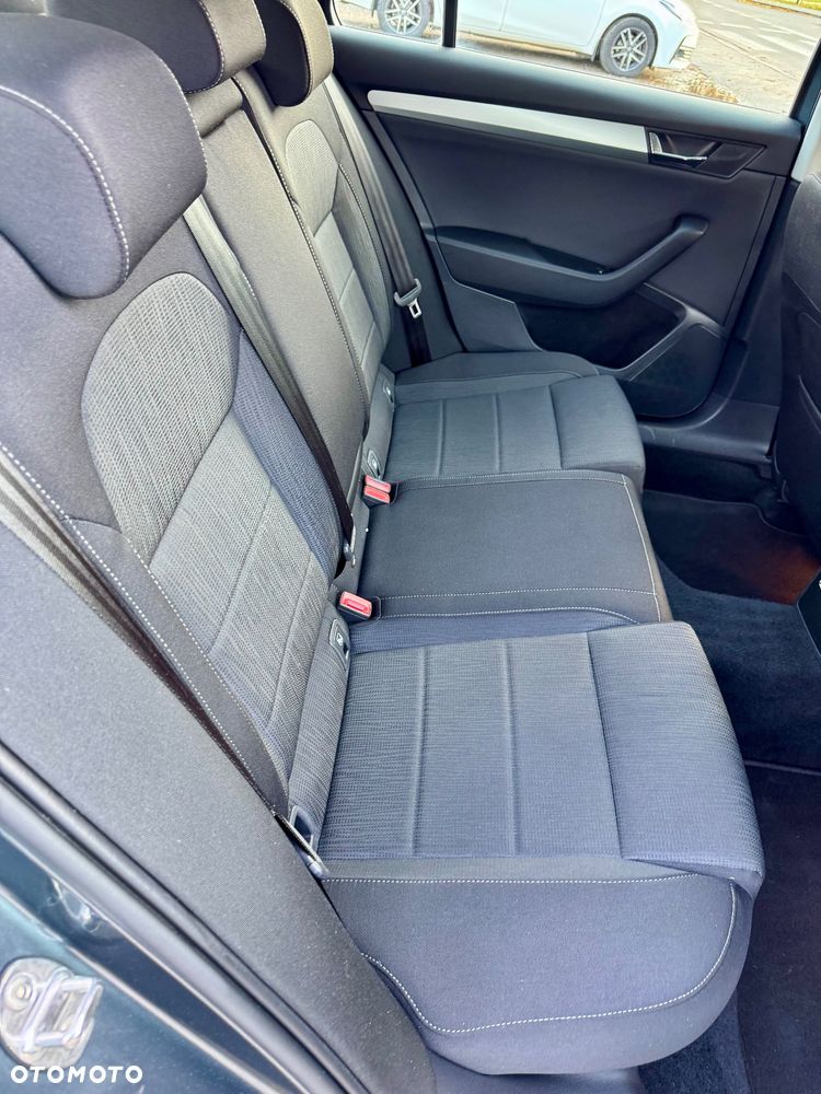 Skoda Superb 2.0 TDI Ambition DSG - 22