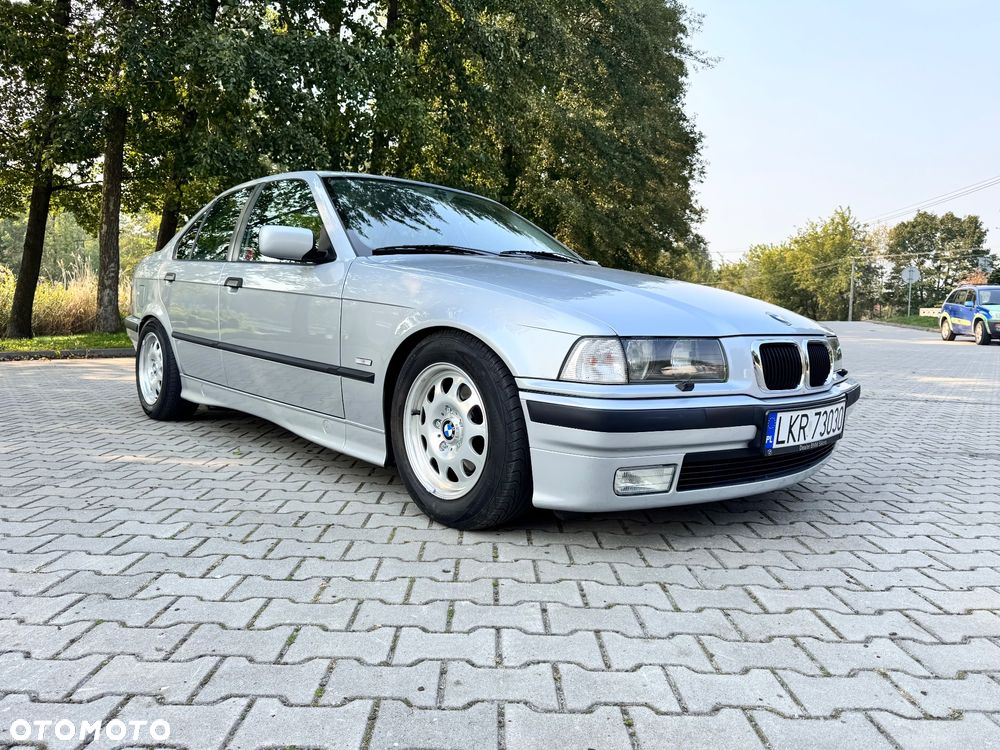 BMW Seria 3 320i - 1