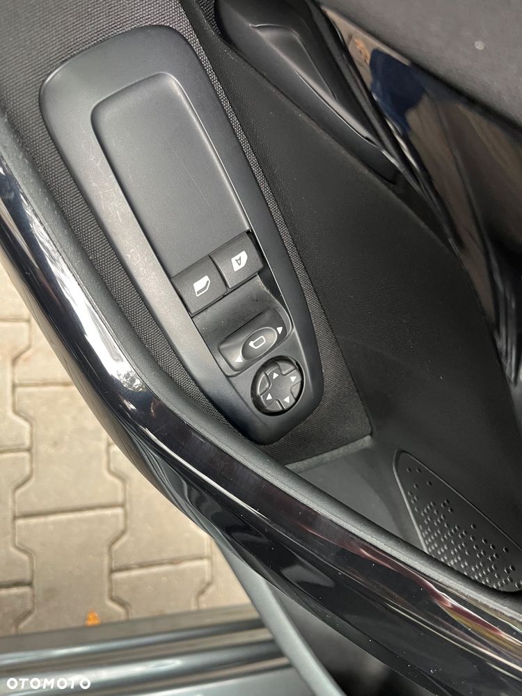 Peugeot 208 1.2 PureTech Style - 11