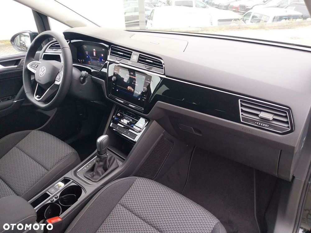 Volkswagen Touran - 15