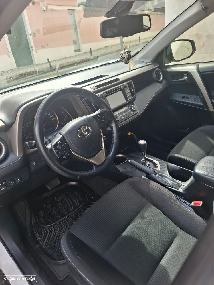 Toyota RAV4 2.2 D-4D 4x4 Auto Comfort - 10