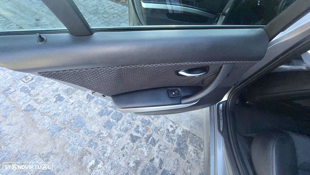 BMW 320 d Navigation - 11