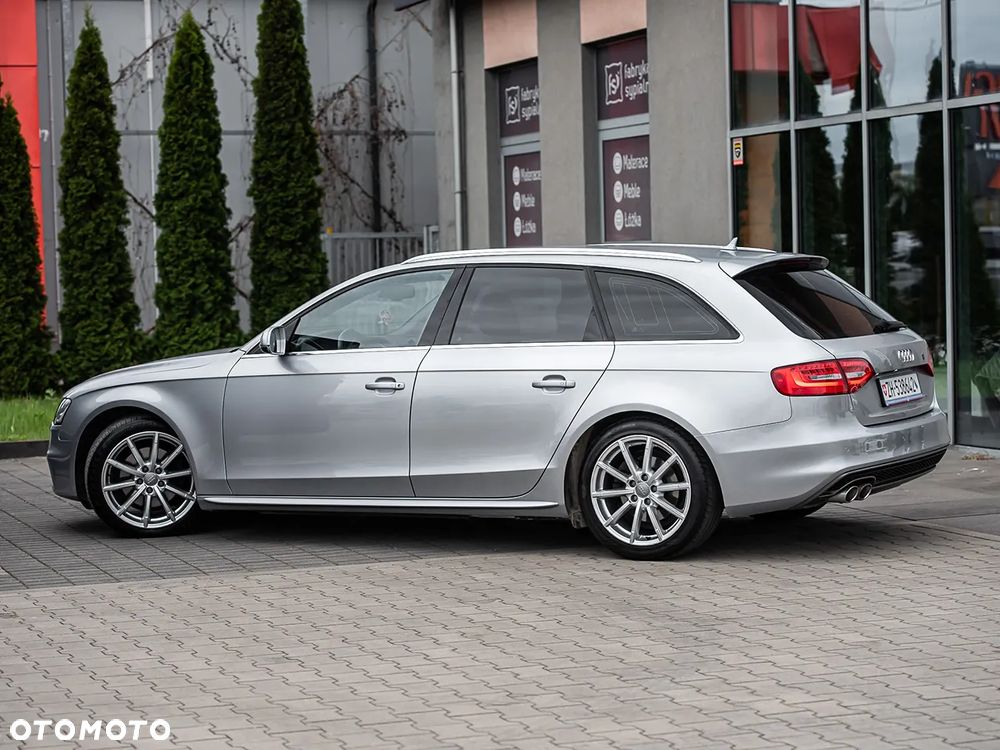Audi A4 Avant 2.0 TDI DPF clean diesel quattro S tronic S line Sportpaket - 10