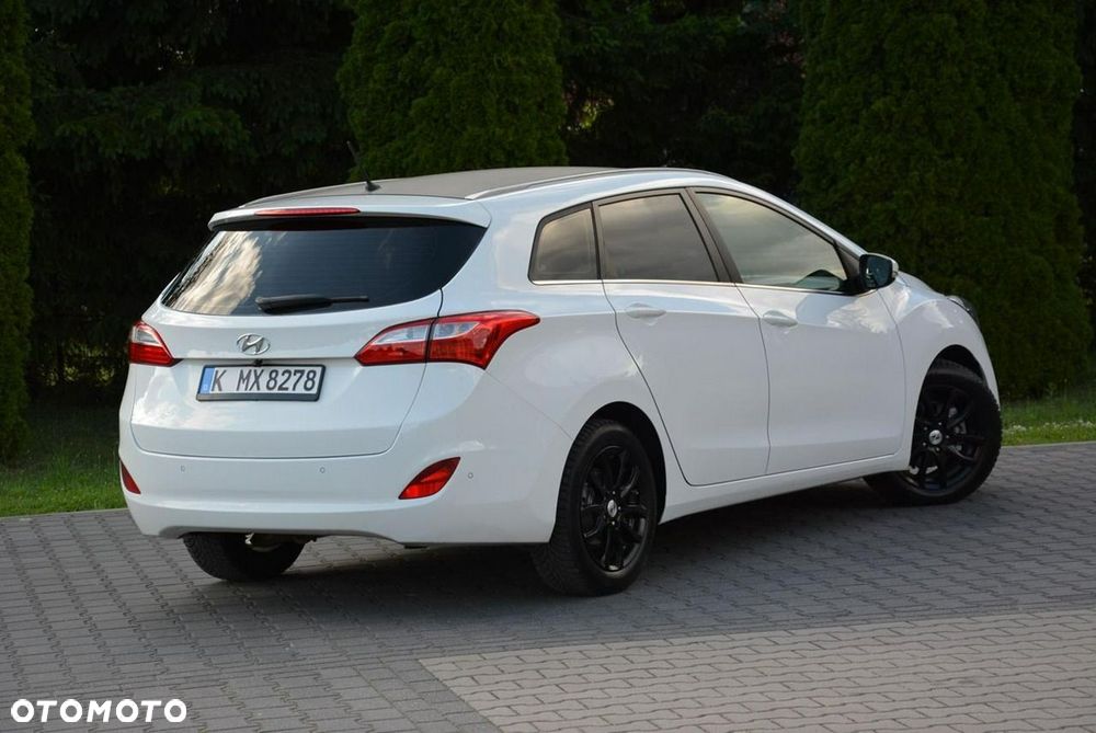 Hyundai i30 1.6 GDI Premium - 12