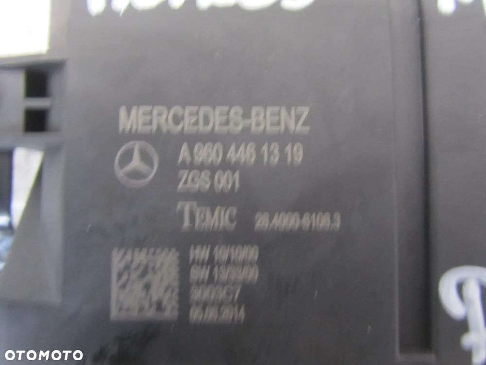 Mercedes Actros MP4 11r->moduł-sterownik (drzwi prawy przód) a9604461319 - 2