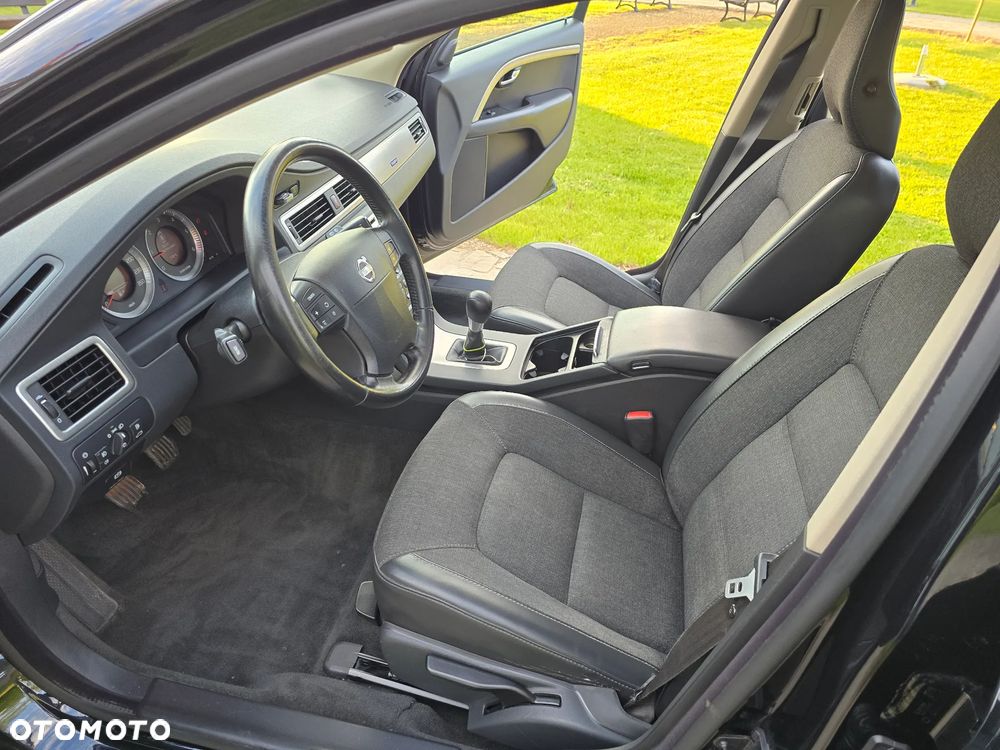 Volvo XC 70 D5 AWD Kinetic - 27