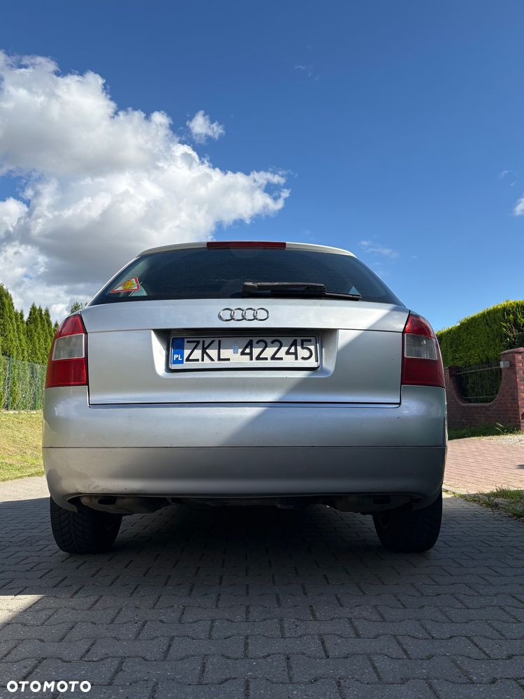 Audi A4 Avant 2.5 TDI - 12