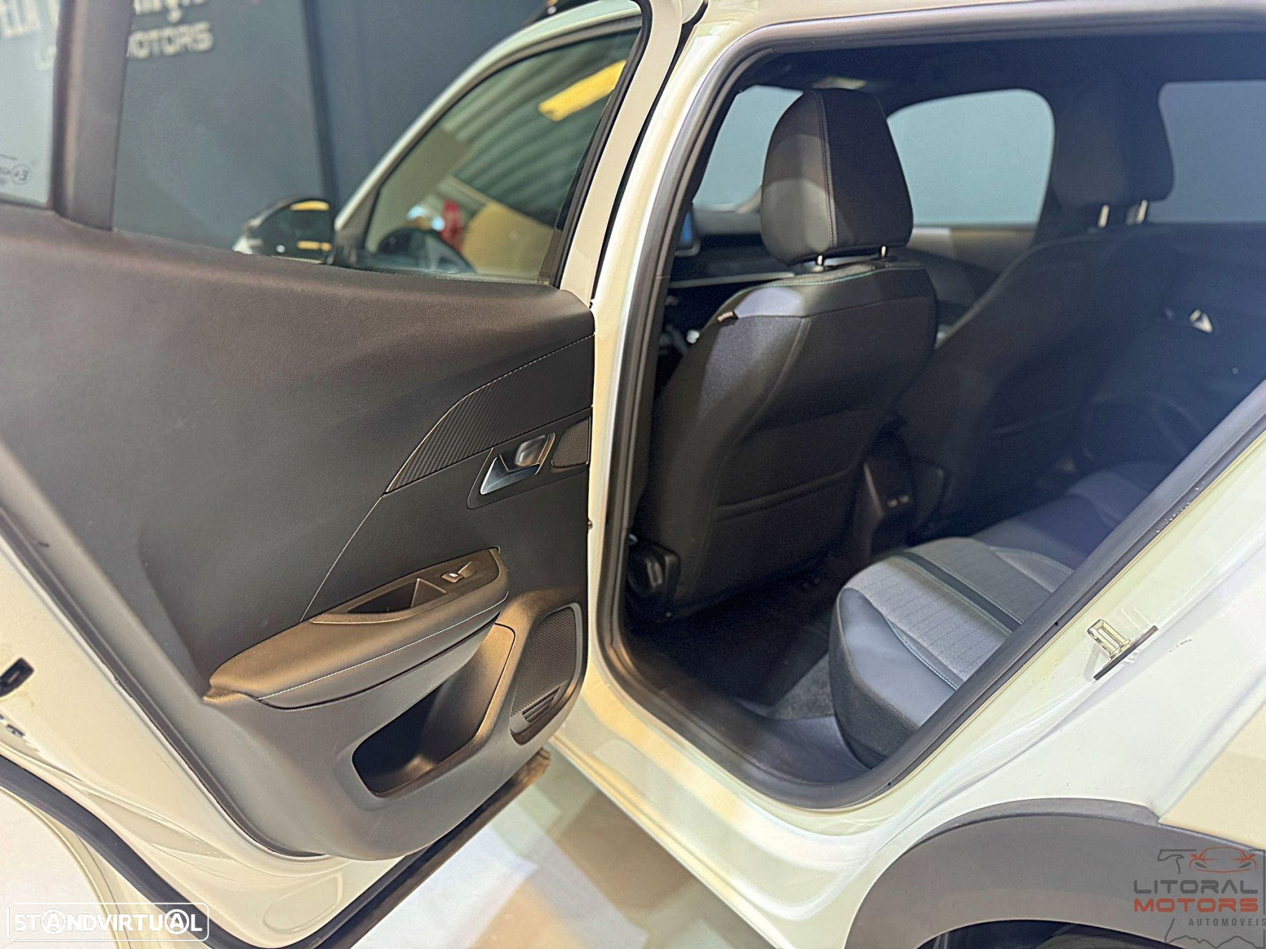 Peugeot 2008 1.2 PureTech Allure Pack - 15