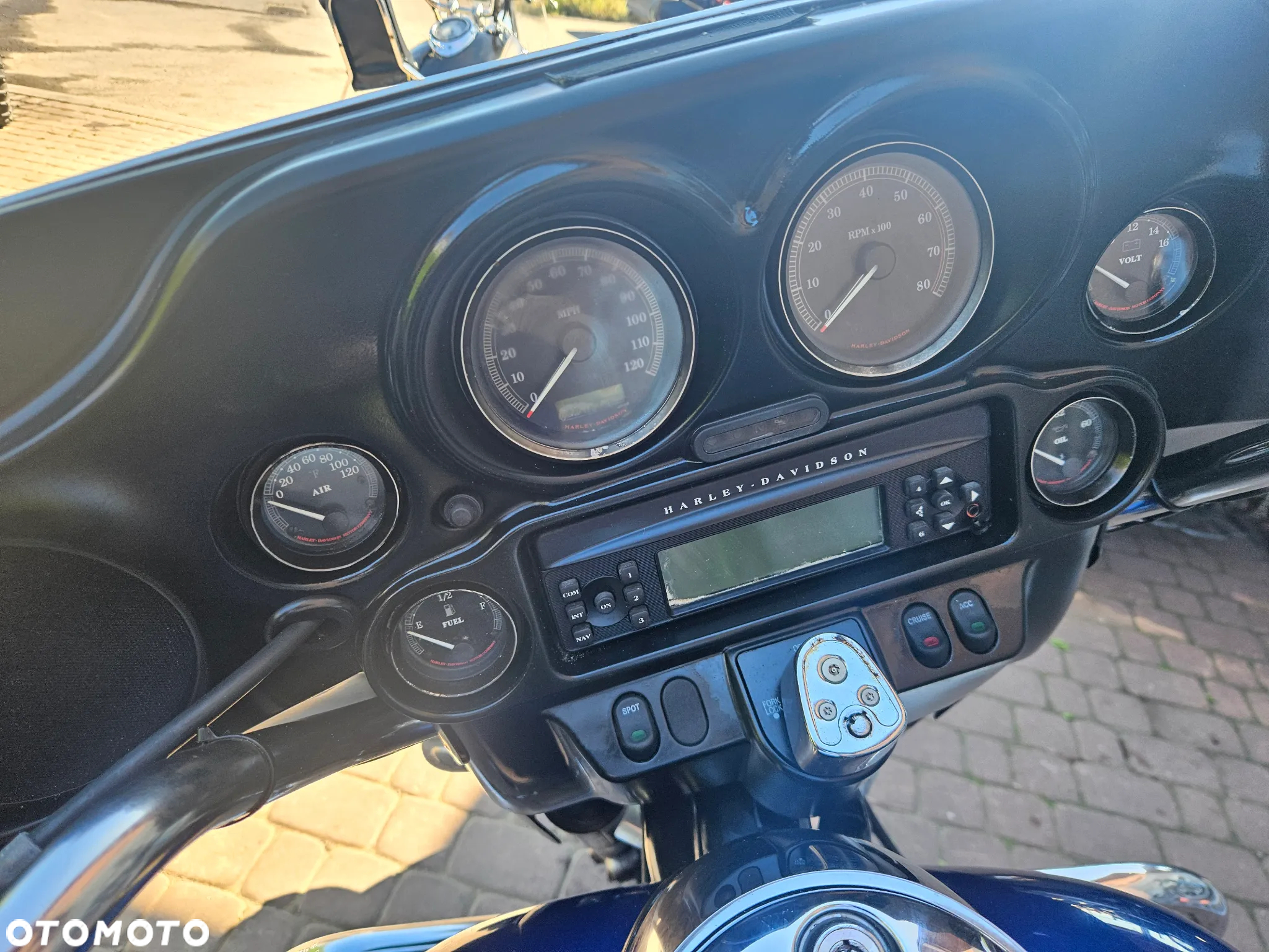 Harley-Davidson FLH Electra Glide - 18