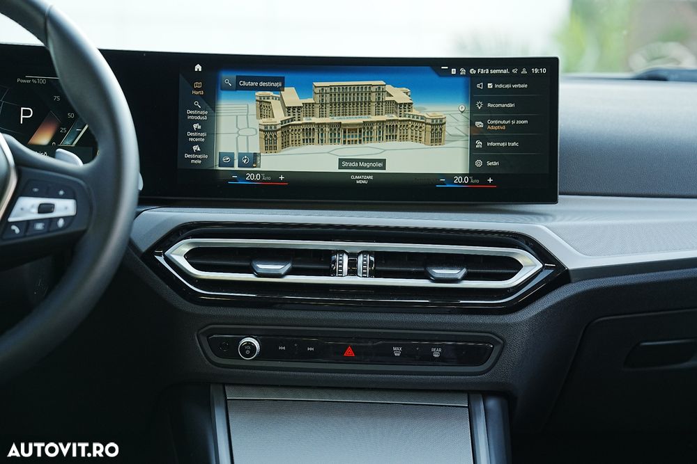 BMW Seria 3 320i Aut. Sport Line - 26