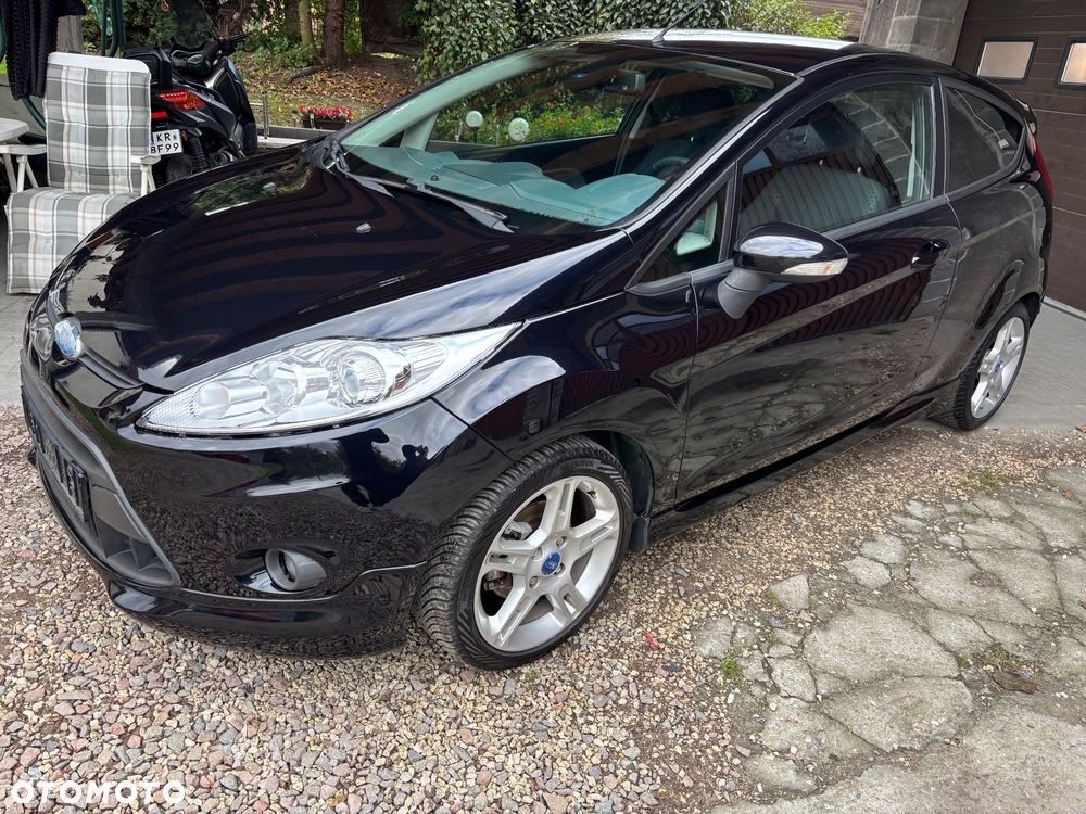 Ford Fiesta 2010 photo 2