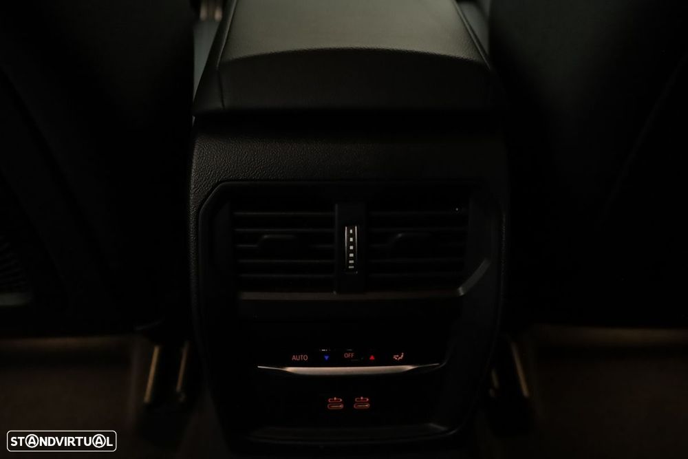 BMW 420 Gran Coupé i Pack Desportivo M Auto - 22