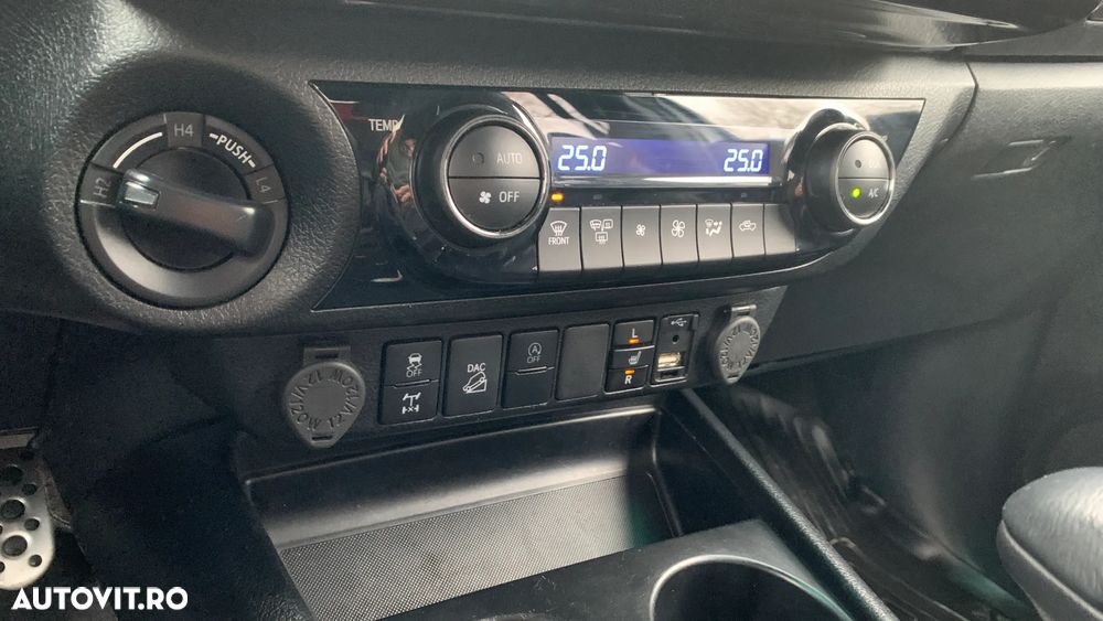 Toyota Hilux 2.8D 204CP 4x4 Double Cab AT GR Sport - 23
