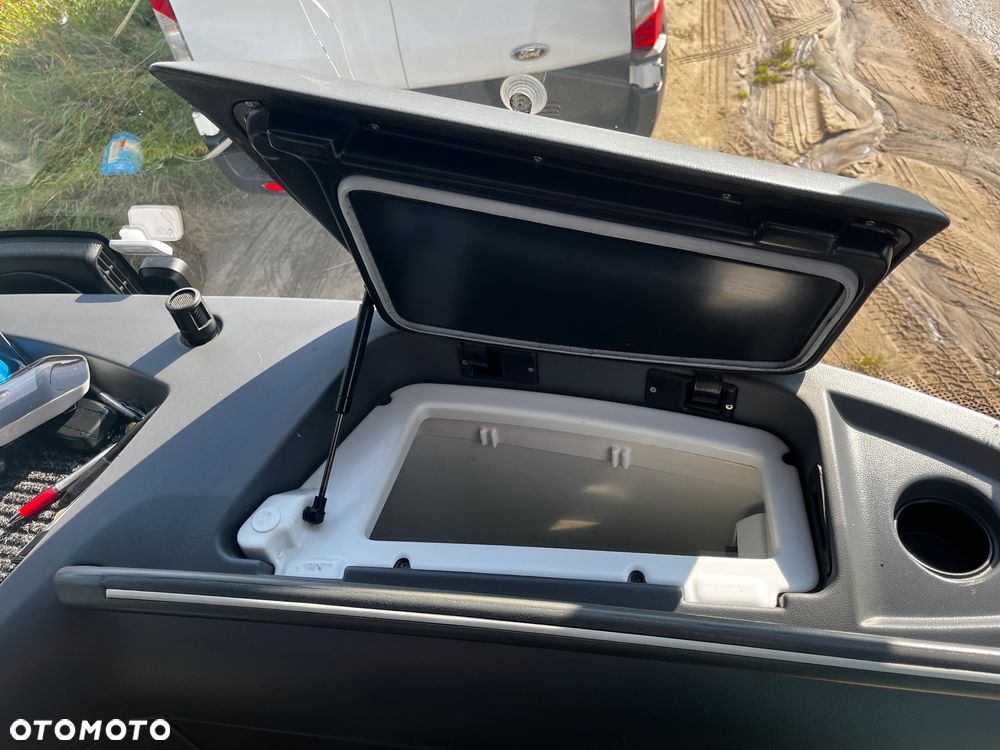 Mercedes-Benz Tourismo rhd - 26