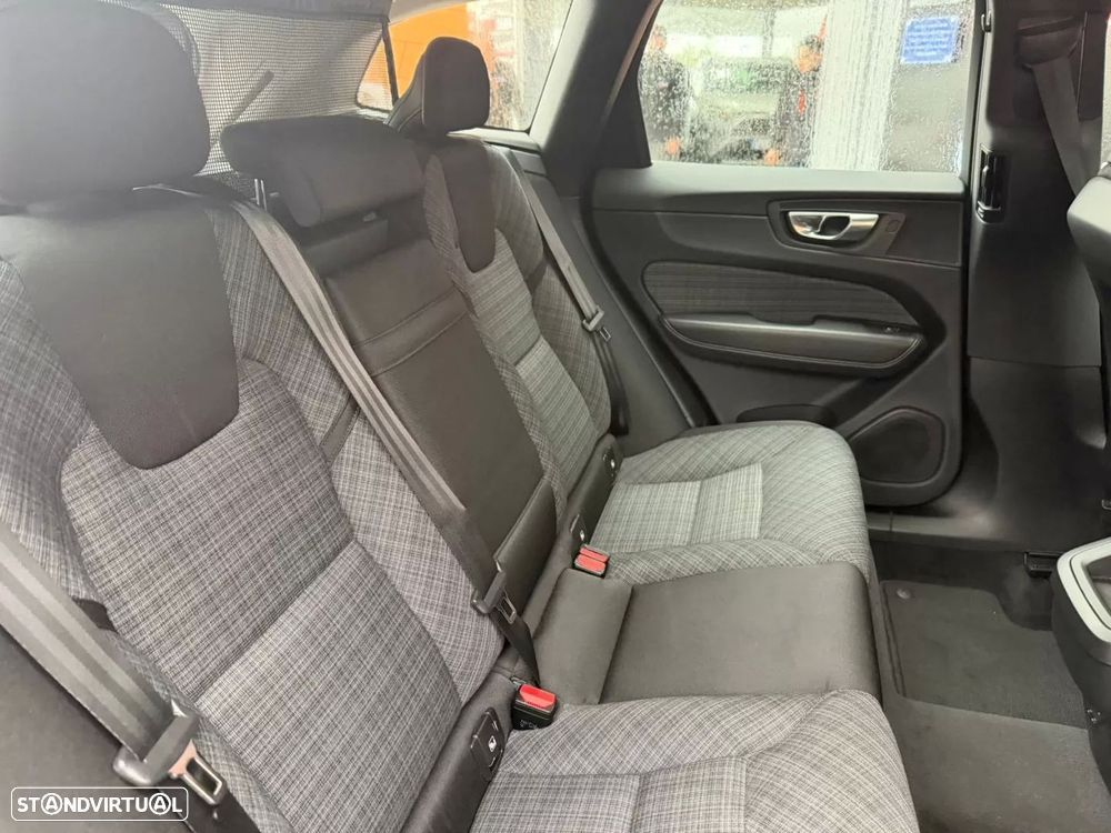 Volvo XC 60 2.0 B4 Core - 17