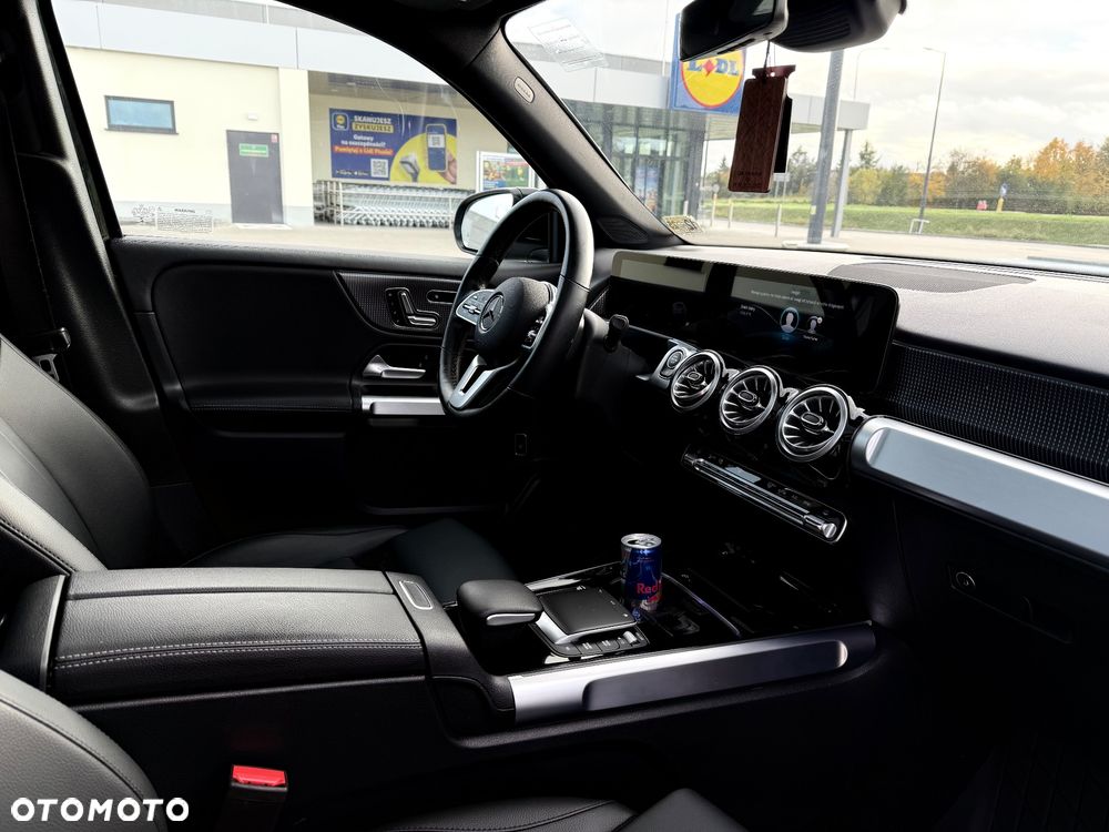 Mercedes-Benz GLB - 10