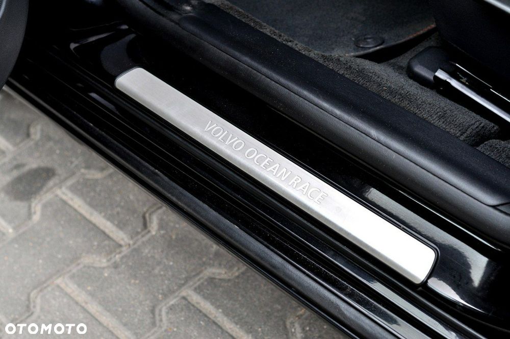 Volvo V60 D2 Ocean Race - 16