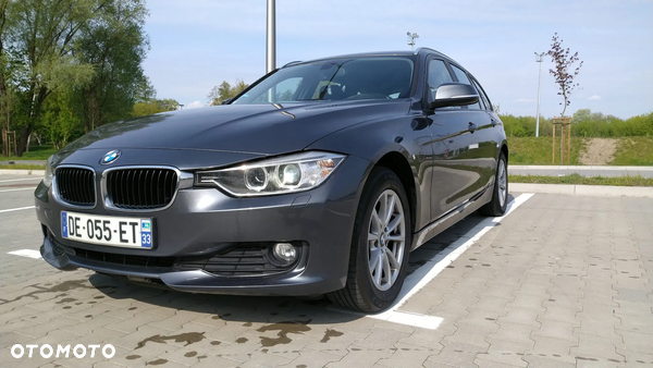 BMW Seria 3 320d Touring xDrive Sport-Aut Luxury Line