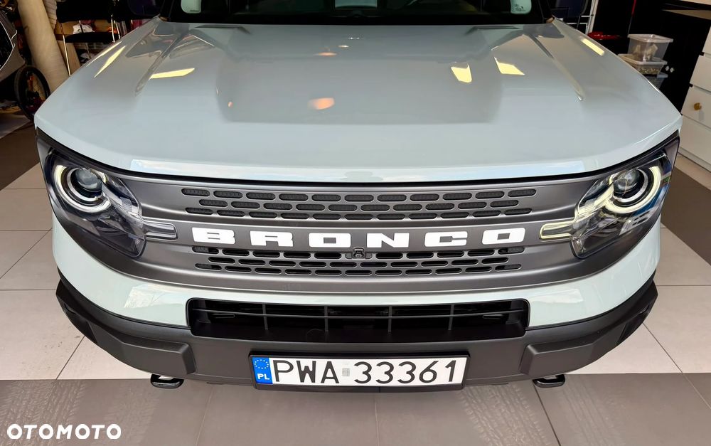 Ford Bronco - 33