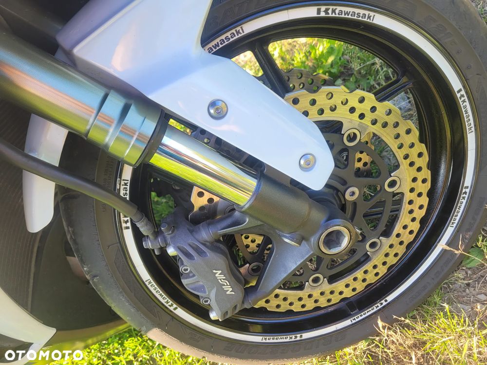 Kawasaki ZXR - 12