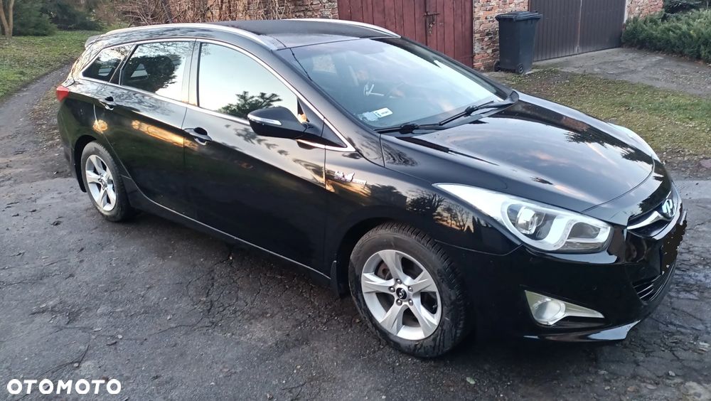 Hyundai i40 Kombi blue 1.6 Family - 1