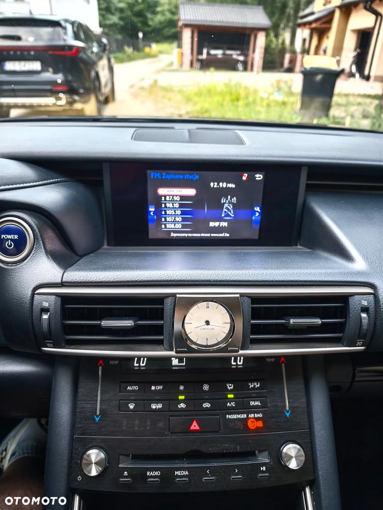 Lexus IS 300h Elegance EU6 - 13