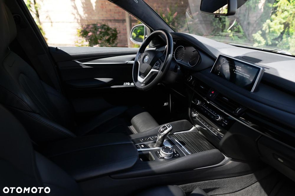 BMW X6 xDrive50i - 27