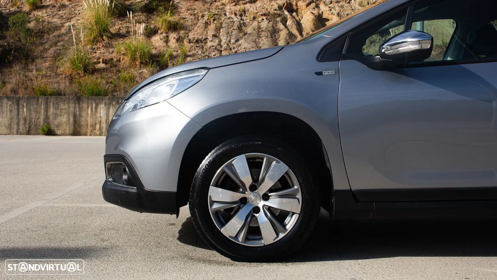 Peugeot 2008 1.2 PureTech Style - 6